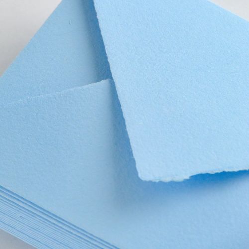 Büttenpapier Umschläge C6, echte Büttenränder, hellblau